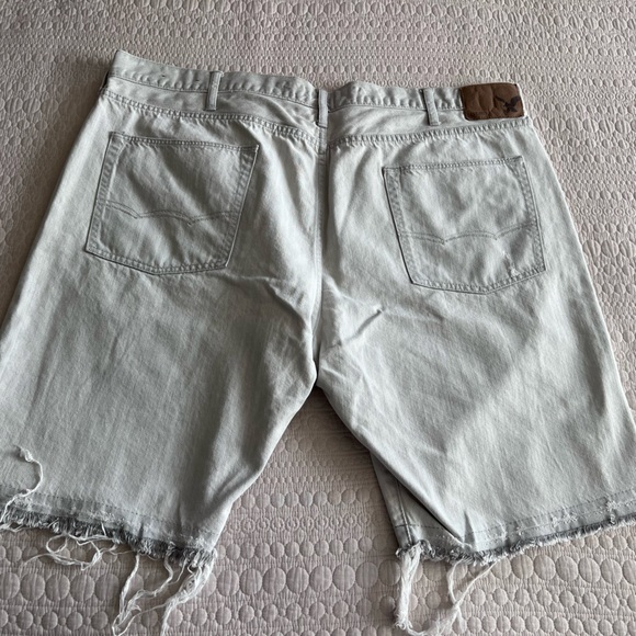 American Eagle gray distressed denim shorts - Picture 4 of 4